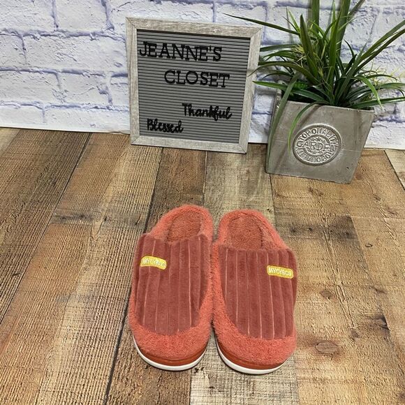 Plush slippers  - Picture 1 of 11